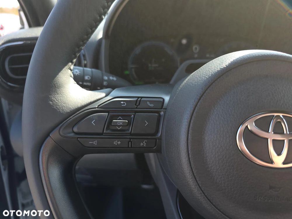 Toyota Yaris Cross Hybrid 1.5 Executive - 25