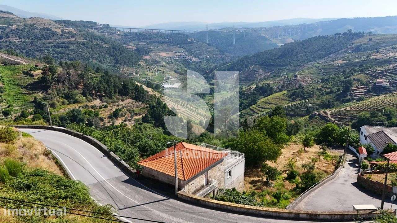 Moradia com Potencial de Valorização - Grande imagem: 2/26