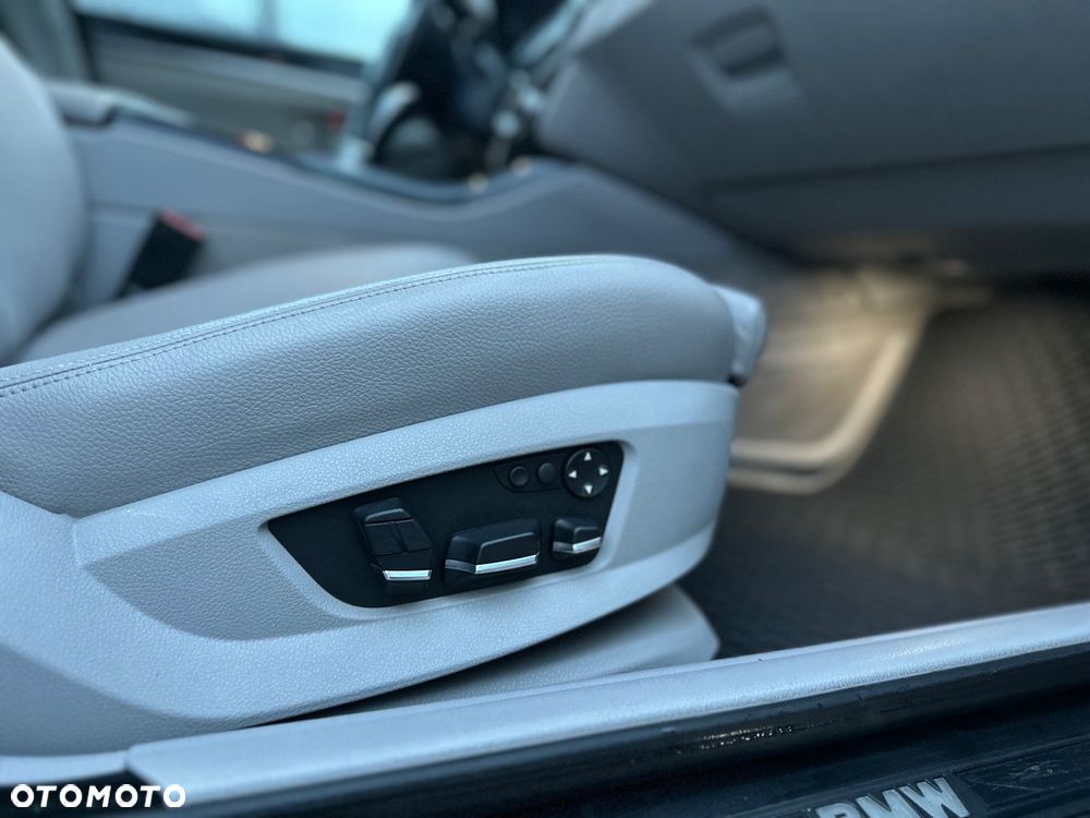 BMW Seria 5 520d Luxury Line - 28