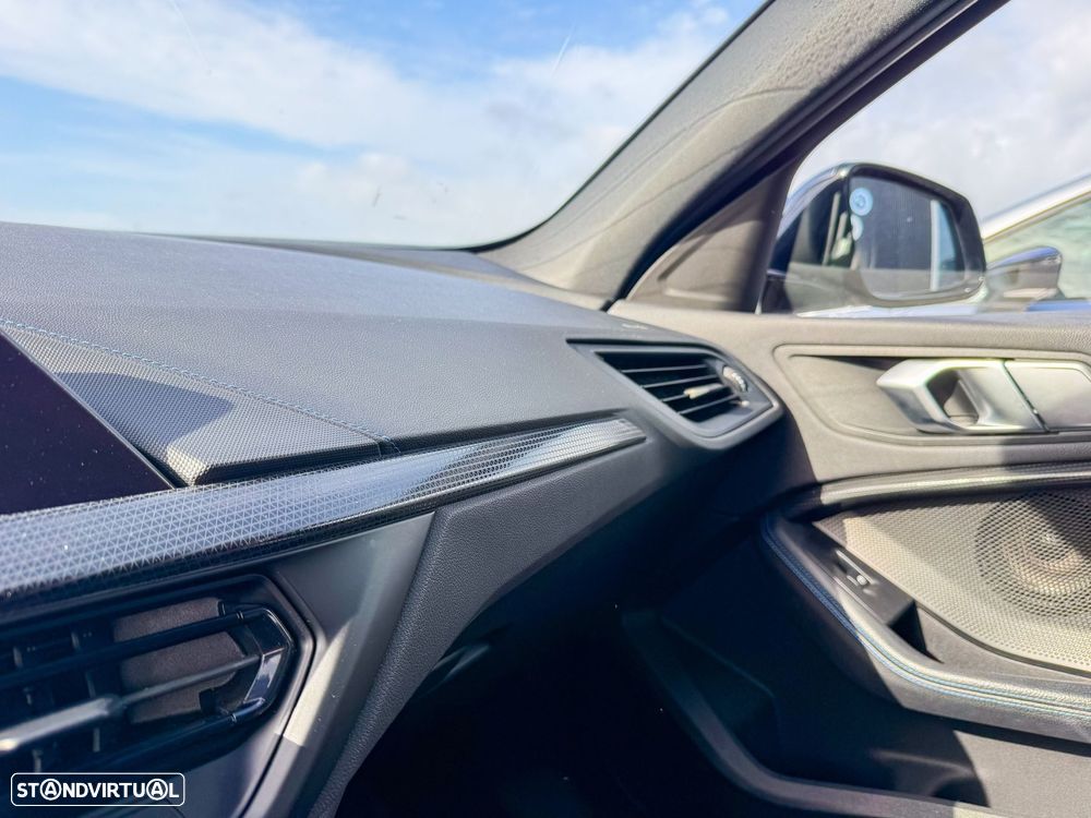 BMW 116 d Pack Desportivo M - 23