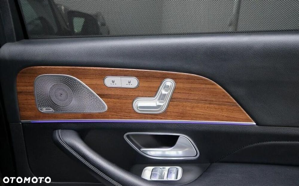 Mercedes-Benz GLS - 22