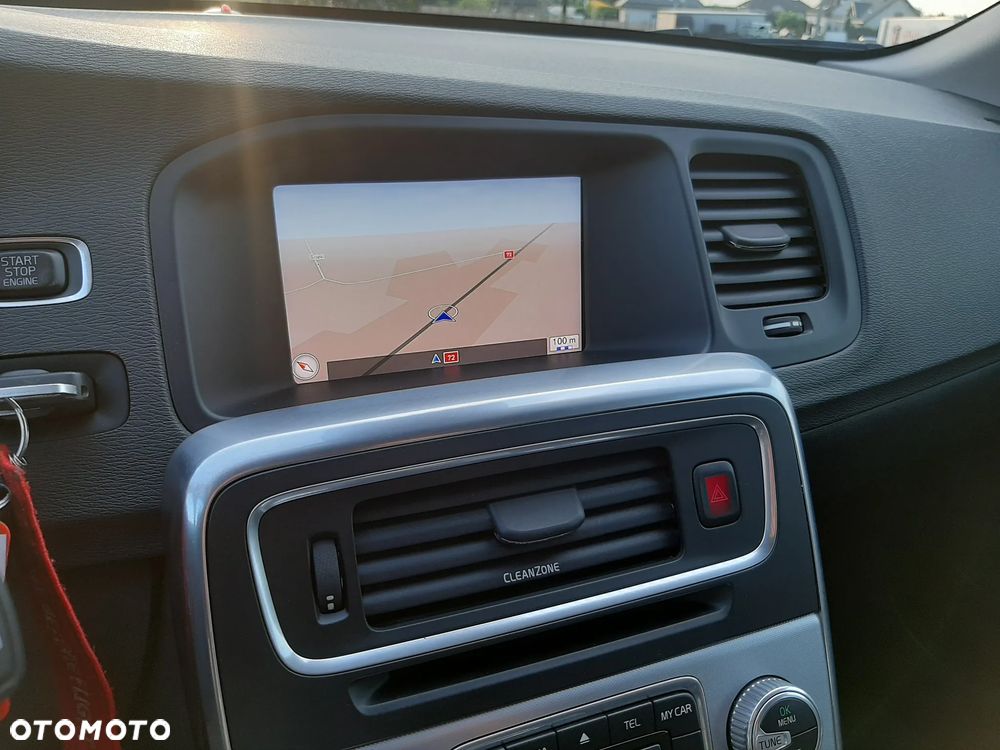 Volvo V60 D3 Geartronic Summum - 17
