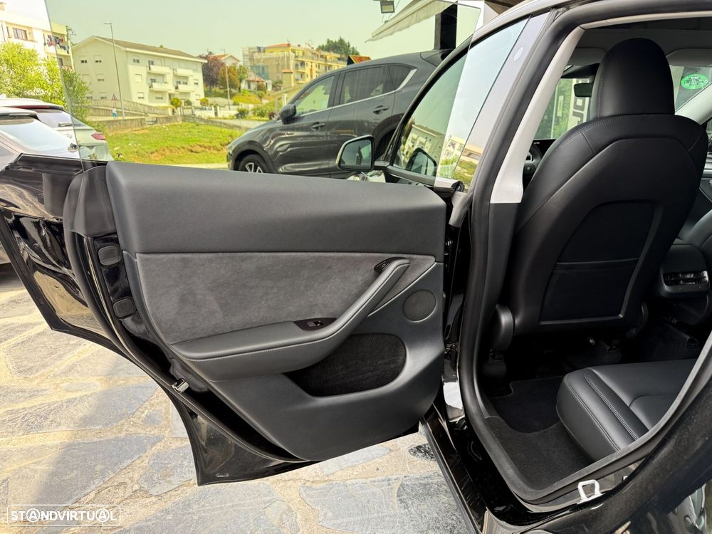 Tesla Model Y Long Range Tração Integral - 15