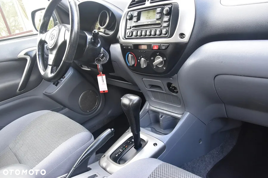 Toyota RAV4 2.0 VVT-i Sol - 24