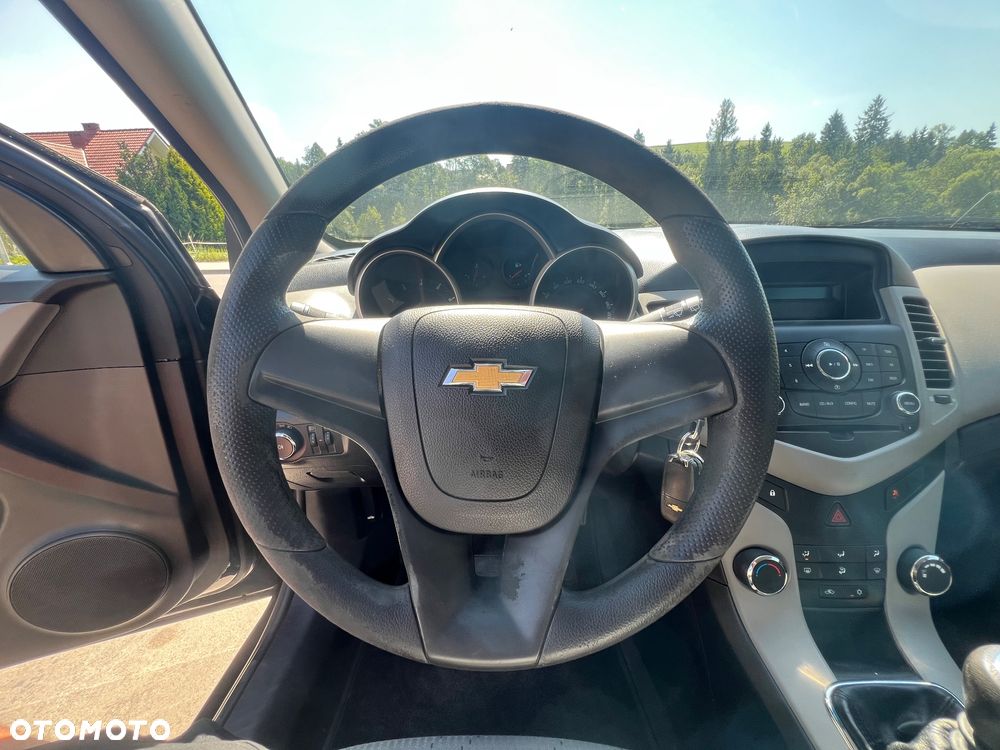 Chevrolet Cruze 1.6 LS - 12