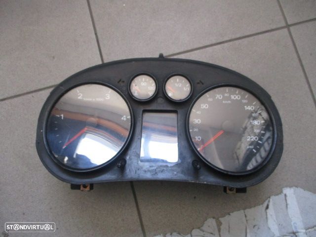 Centralina 0281010220 8Z0920900 AUDI A2 2000 1.4 Tdi Bosch - 1