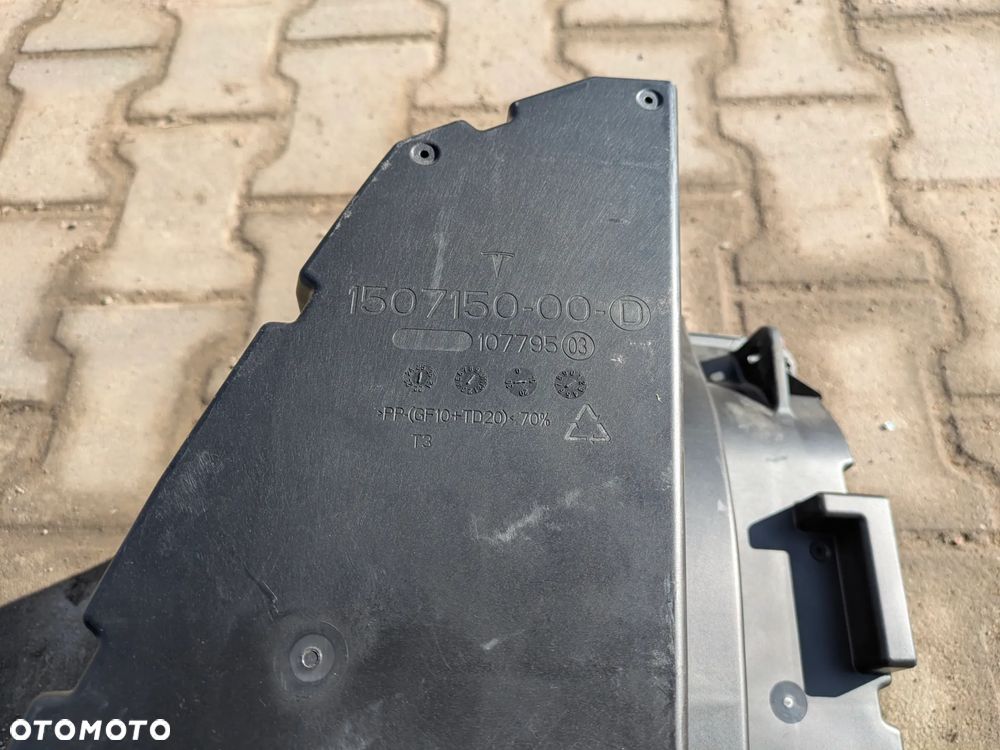 Głośnik subwoofer Tesla Y 2022r. - 5