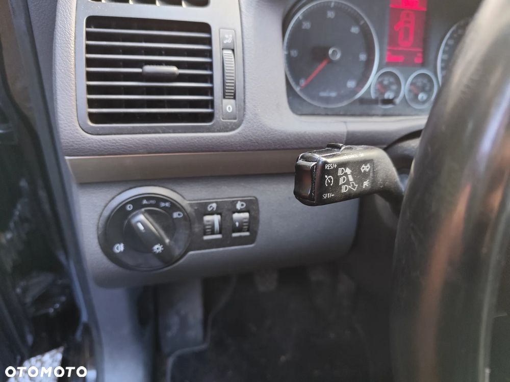 Volkswagen Touran 2.0 TDI DPF Trendline - 20