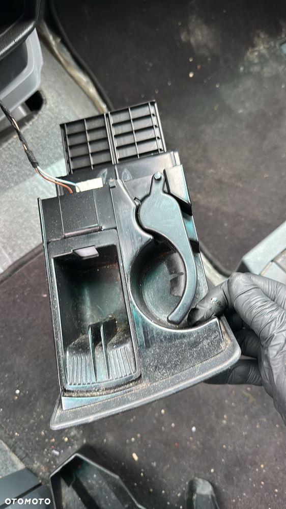 MERCEDES VITO VIANO 639 schowek szuflada uchwyt na napoje cup holder - 3