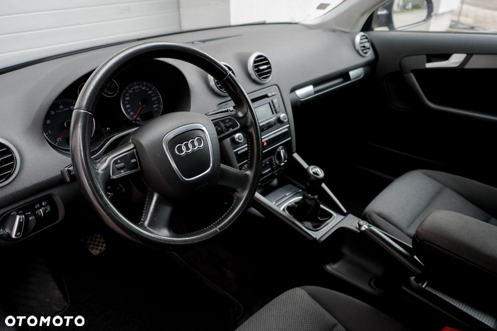 Audi A3 Sportback 1.6 Attraction - 24