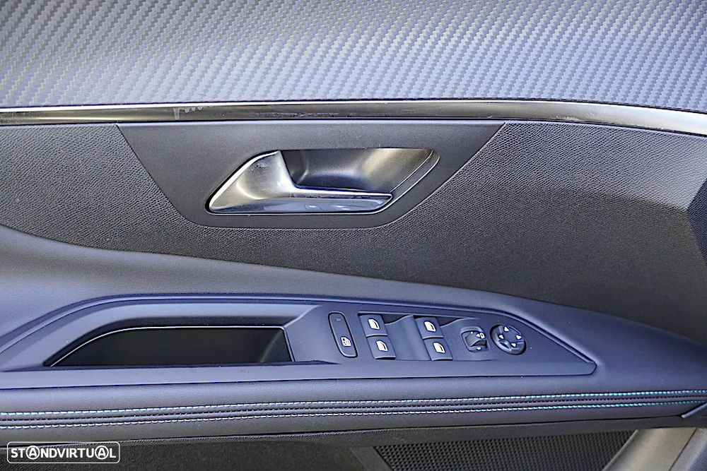 Peugeot 5008 1.5 BlueHDi Allure Pack EAT8 - 18