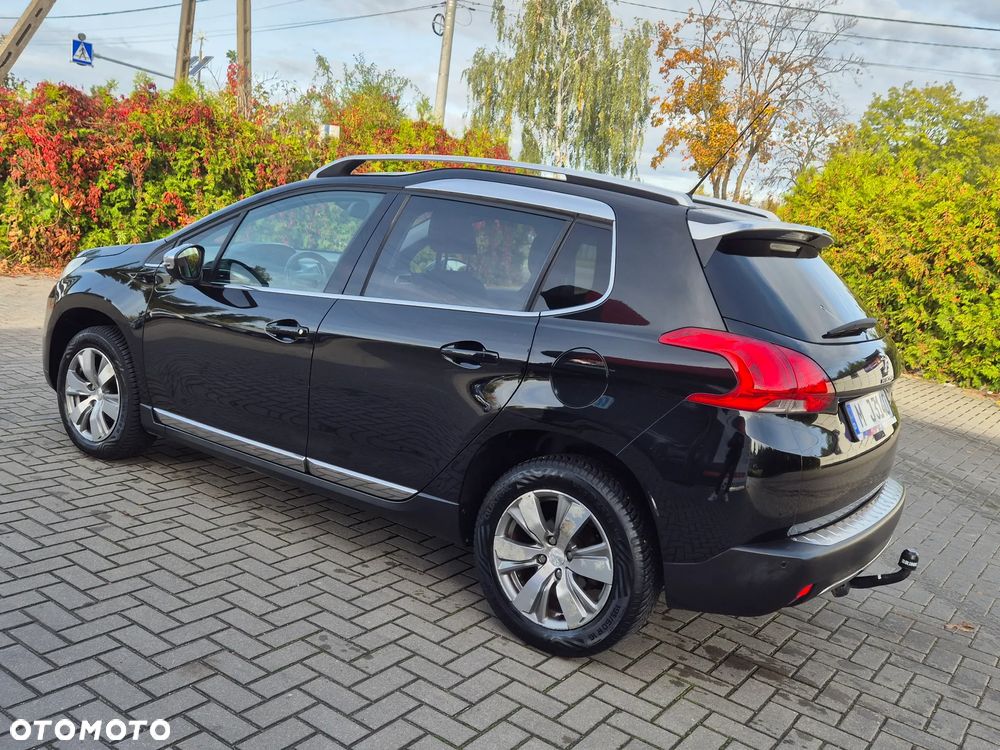 Peugeot 2008 1.2 Pure Tech Signature - 8