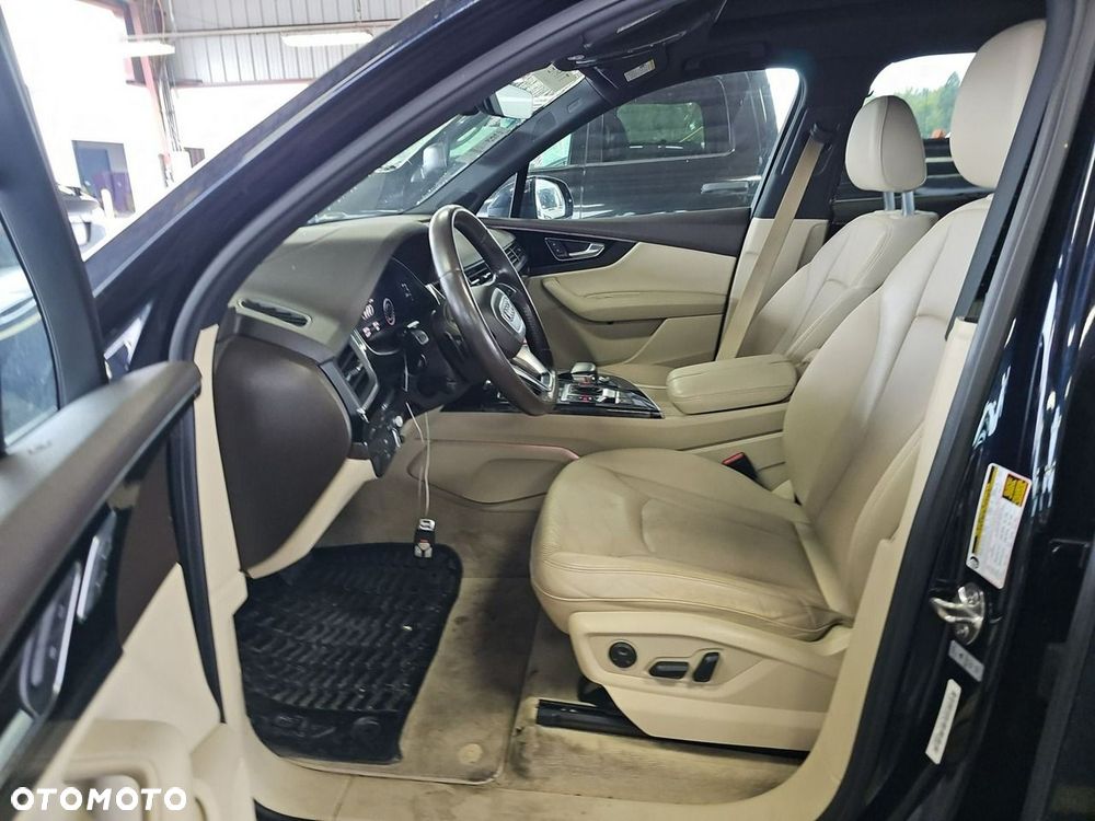 Audi Q7 - 7