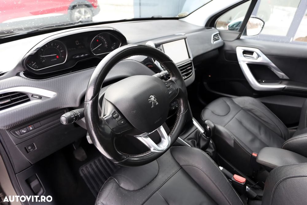 Peugeot 208 PureTech 82 Start & Stop Allure - 10