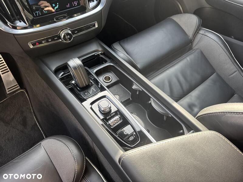 Volvo S60 B4 B R-Design - 17