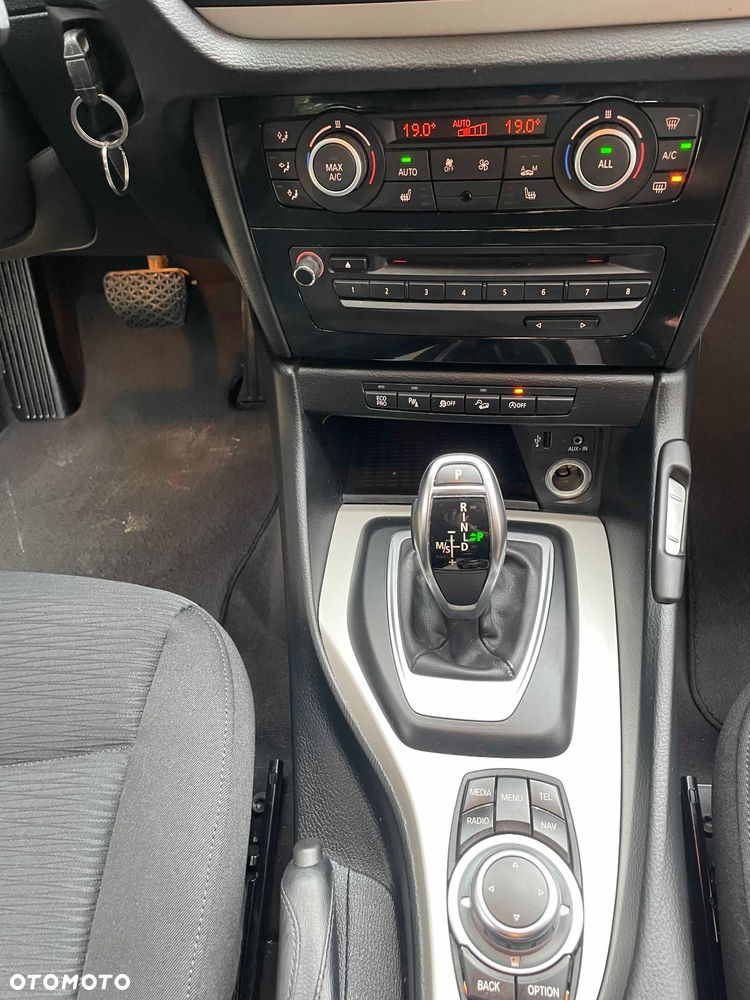 BMW X1 xDrive18d - 11