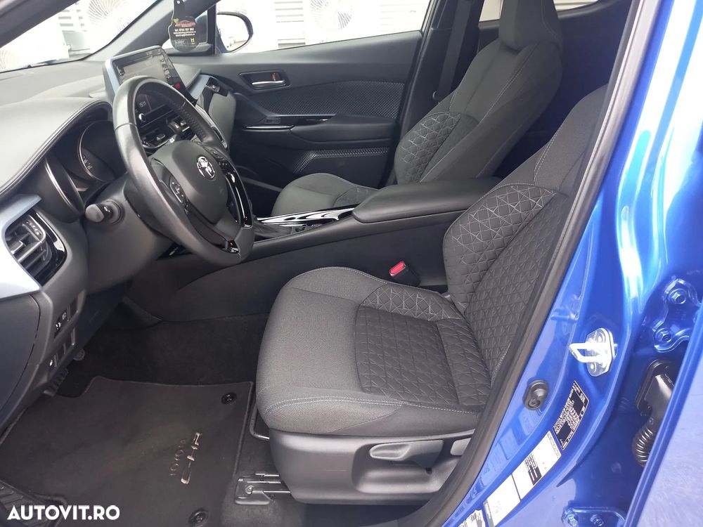 Toyota C-HR - 12