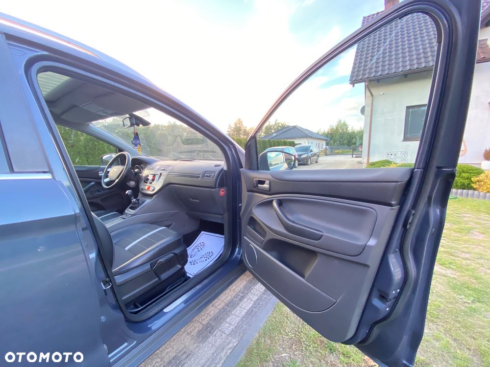 Ford Kuga 2.0 TDCi Titanium S - 35