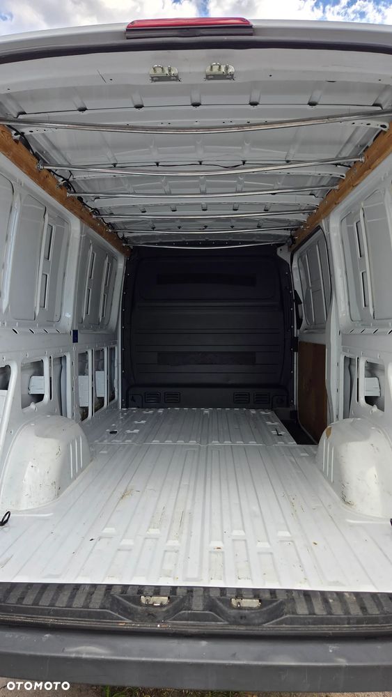 Mercedes-Benz Sprinter - 10