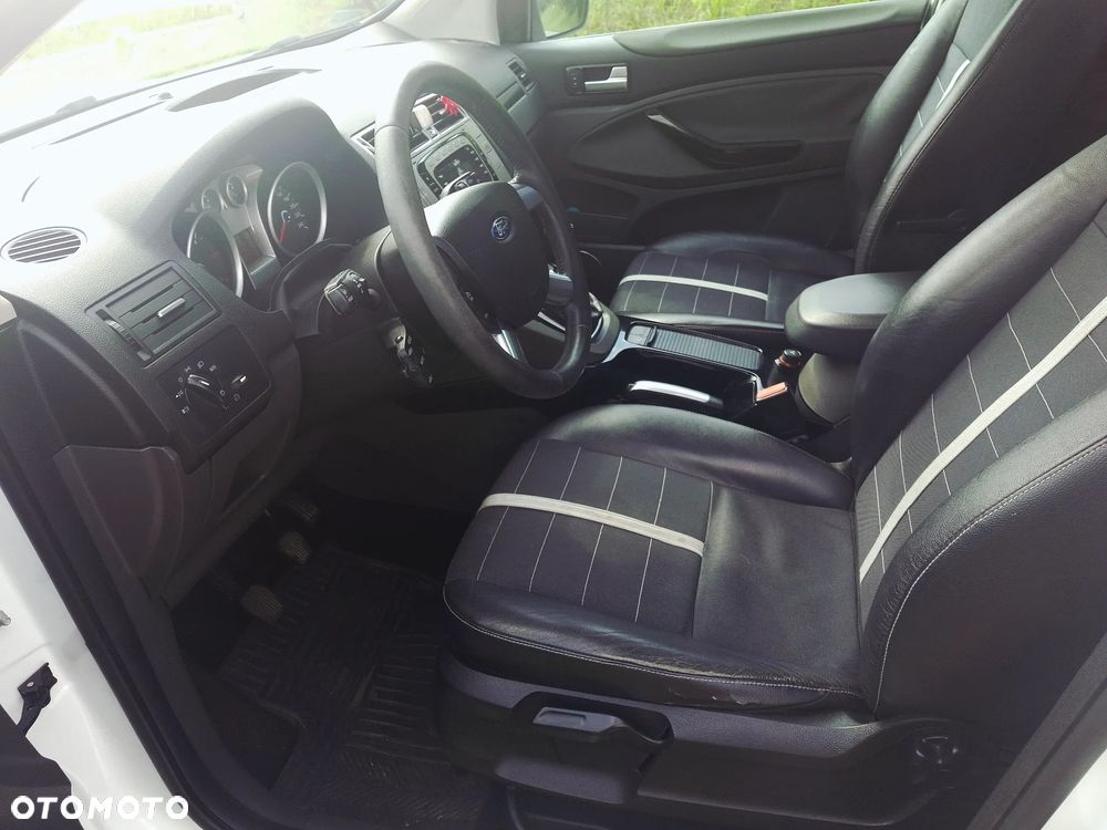 Ford Kuga 2.0 TDCi 4x4 Titanium - 17