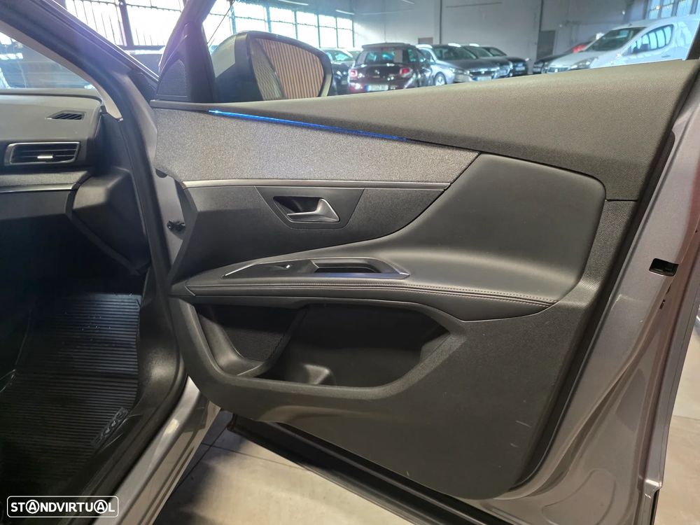 Peugeot 5008 BlueHDI 130 EAT8 Allure Pack - 32