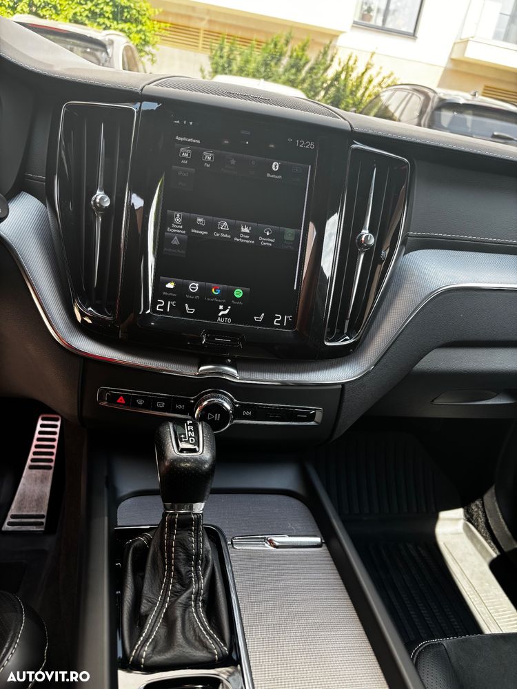 Volvo XC 60 T6 AWD R-Design - 8