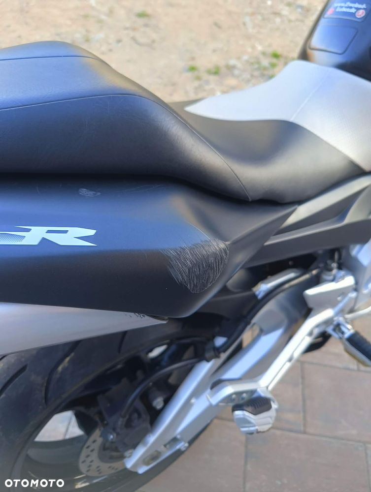 Suzuki GSR - 5