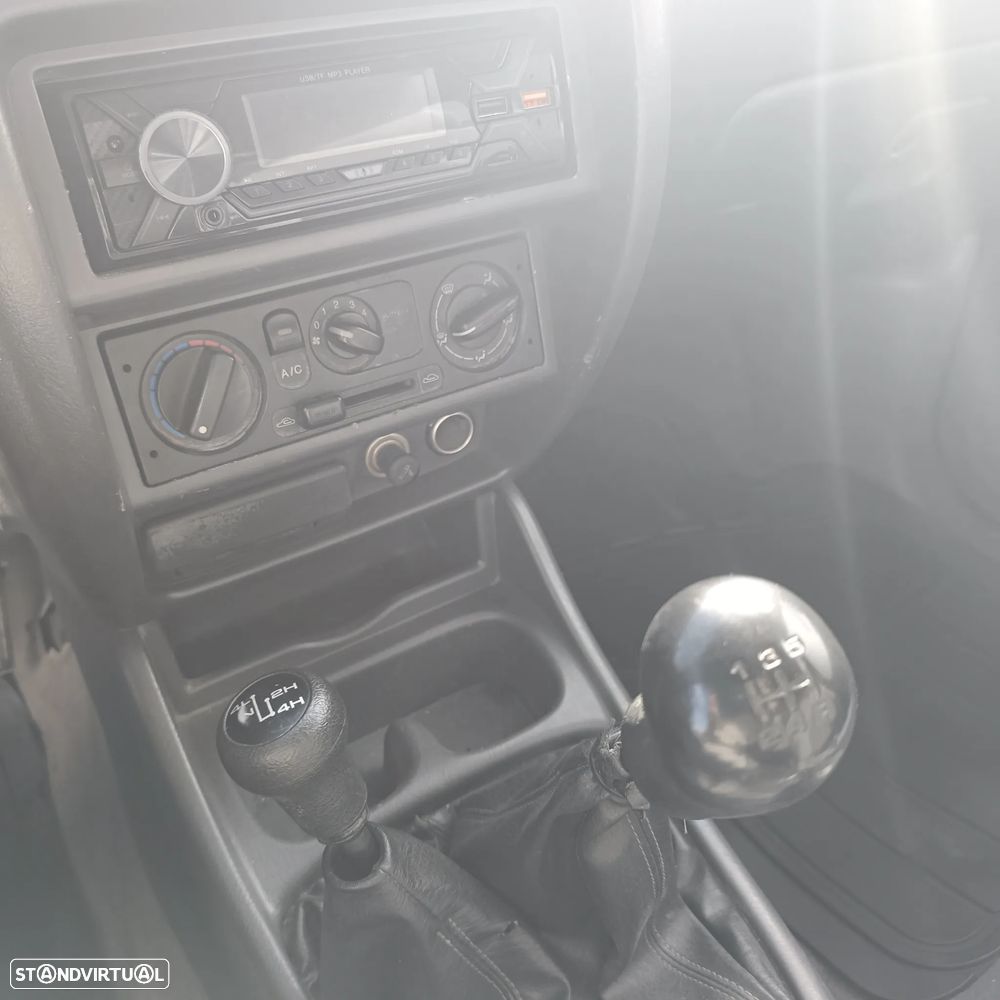 Mazda B2500 4x4 Cab. Dupla Cx. Madeira - 19