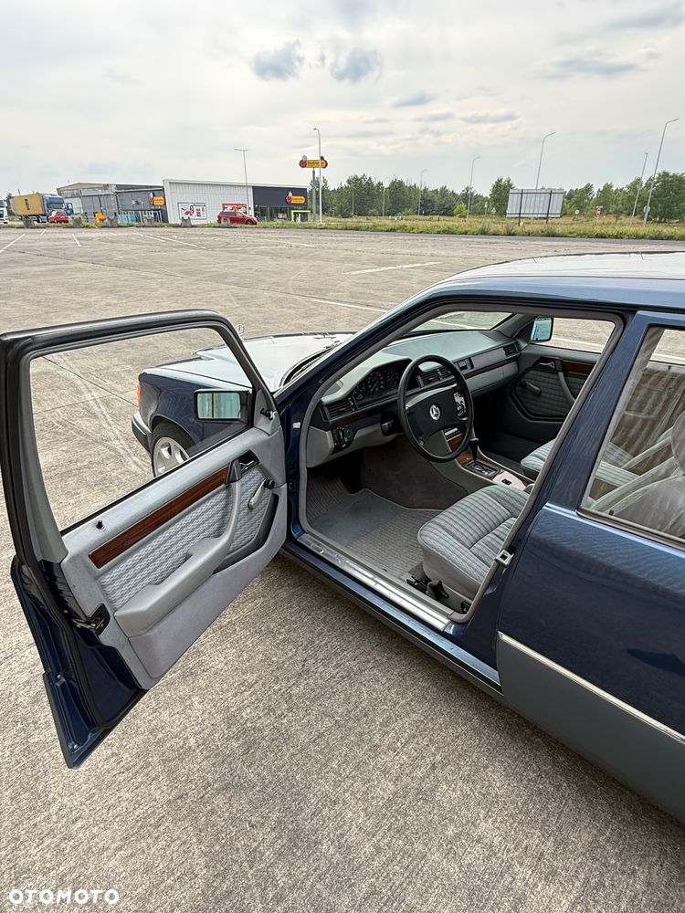 Mercedes-Benz W124 (1984-1993) - 13