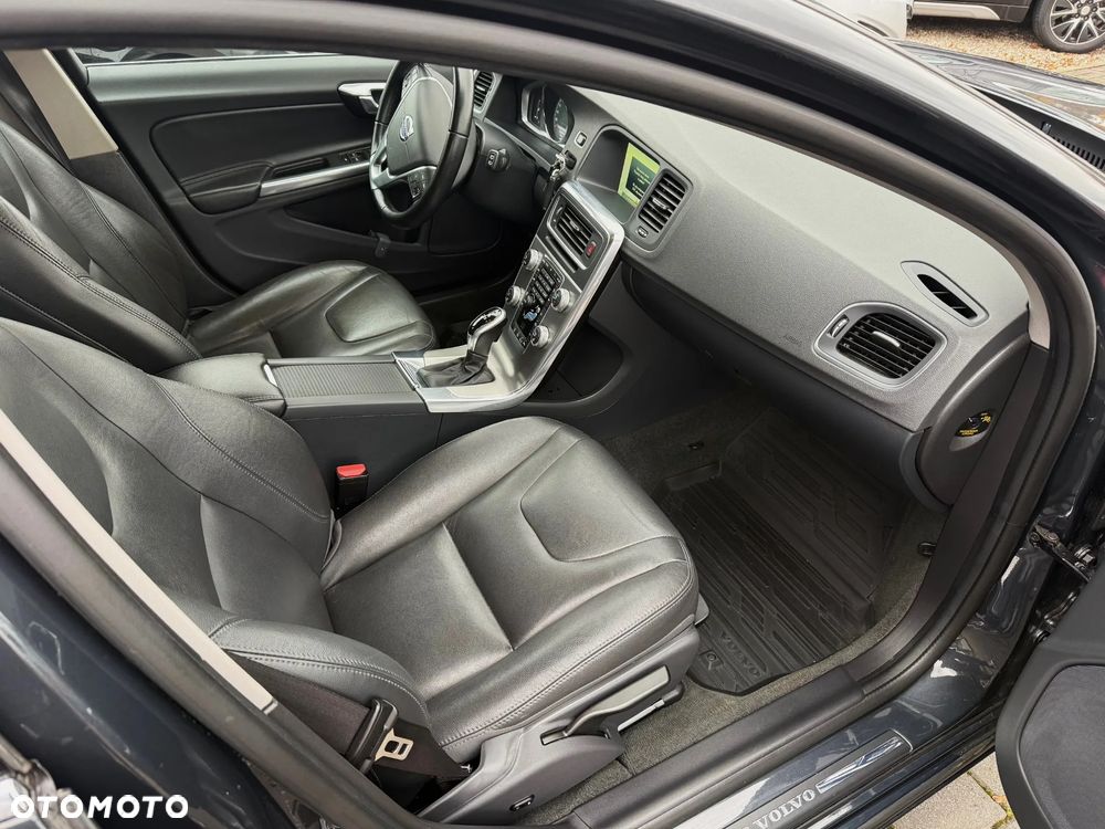 Volvo V60 D4 Geartronic Summum - 15