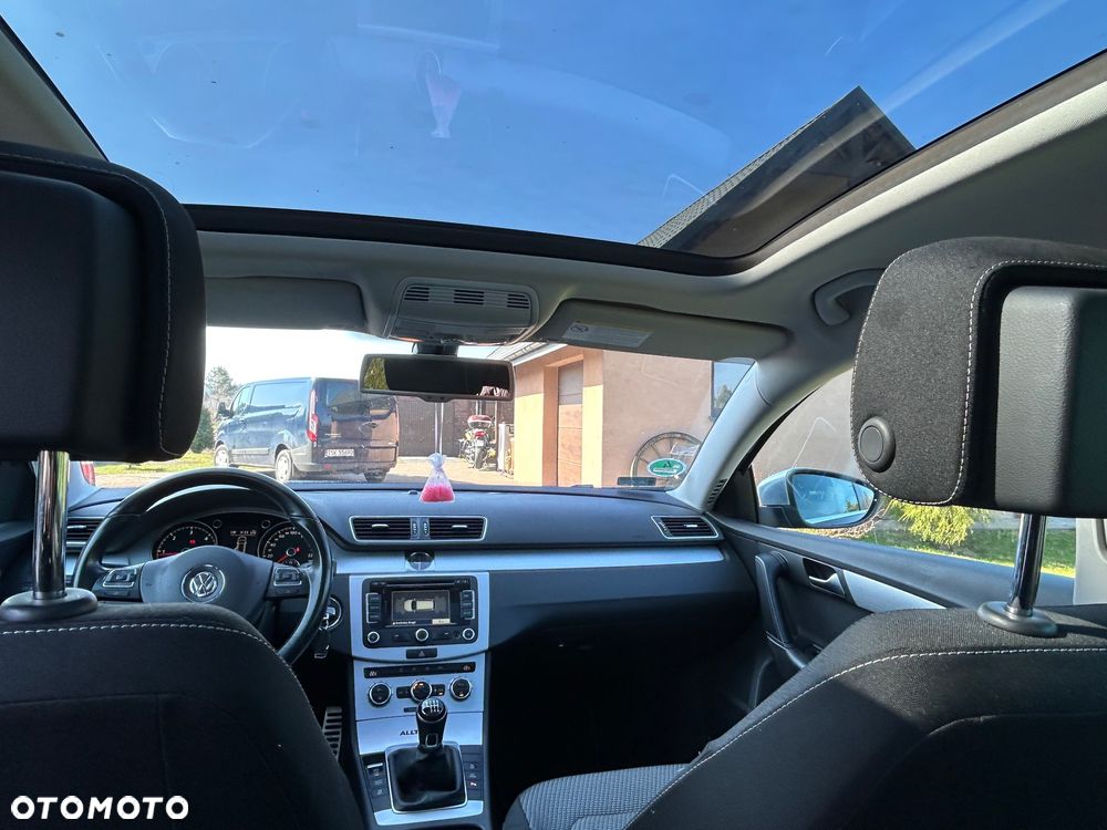 Volkswagen Passat 2.0 TDI DPF BlueMotion Technology Highline - 13