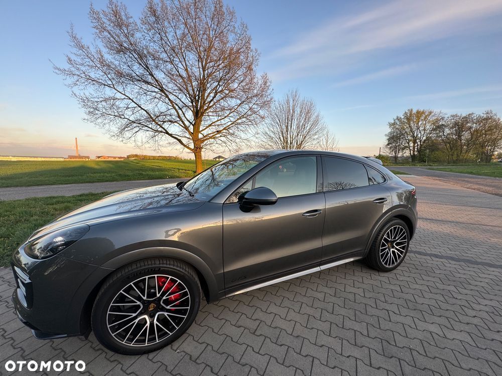 Porsche Cayenne GTS - 7