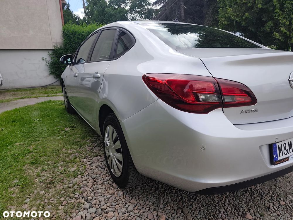 Opel Astra 1.6 Active EU6 - 18