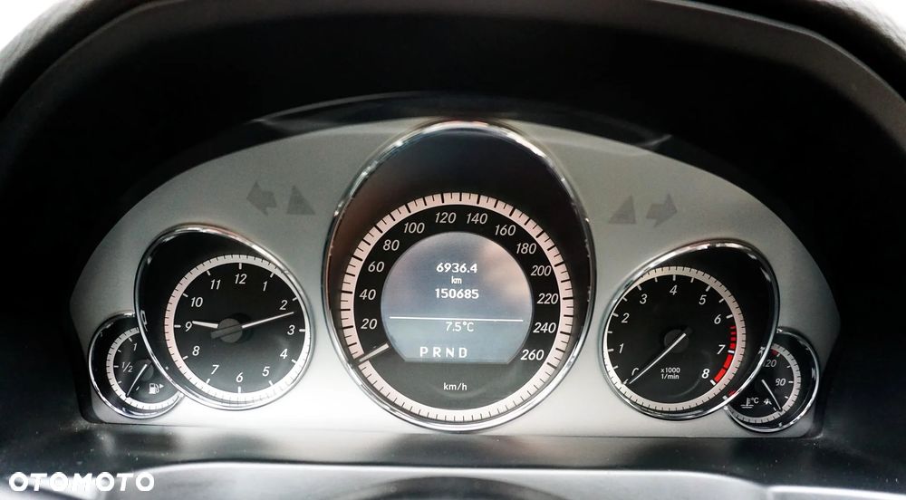 Mercedes-Benz Klasa E 250 BlueEFFICIENCY 7G-TRONIC Avantgarde - 24