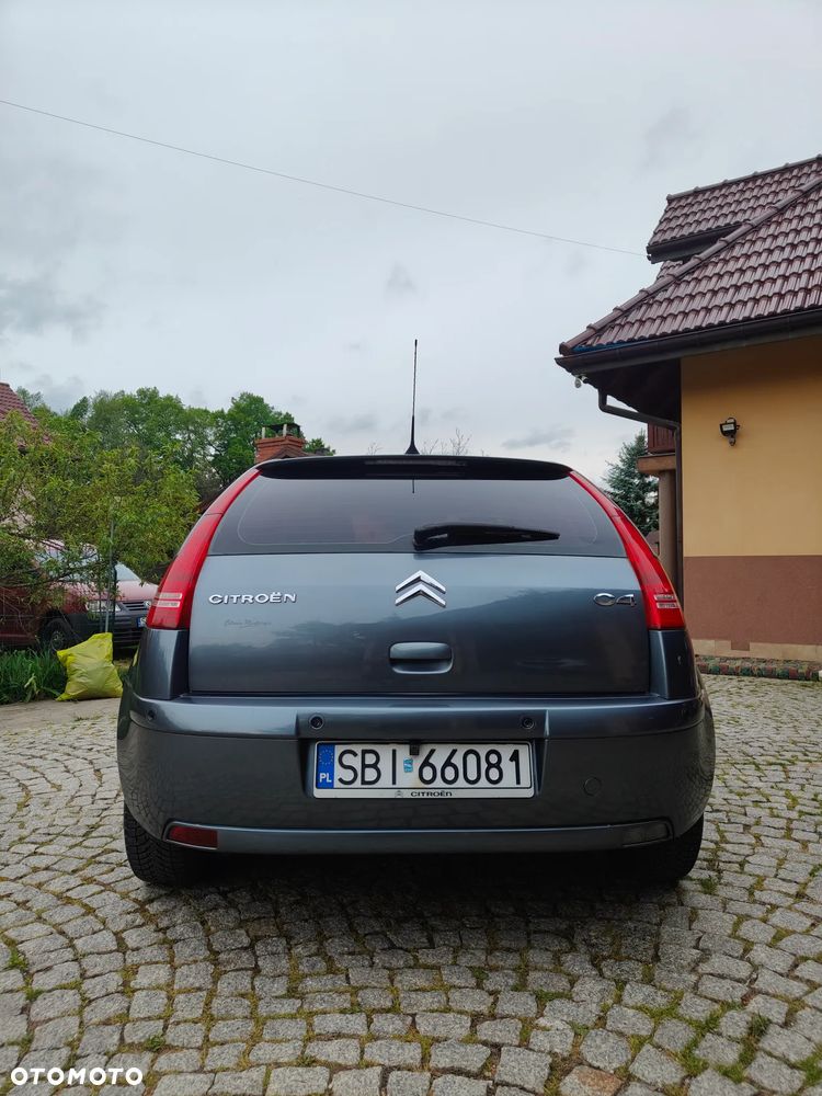 Citroën C4 1.6 16V Confort - 6