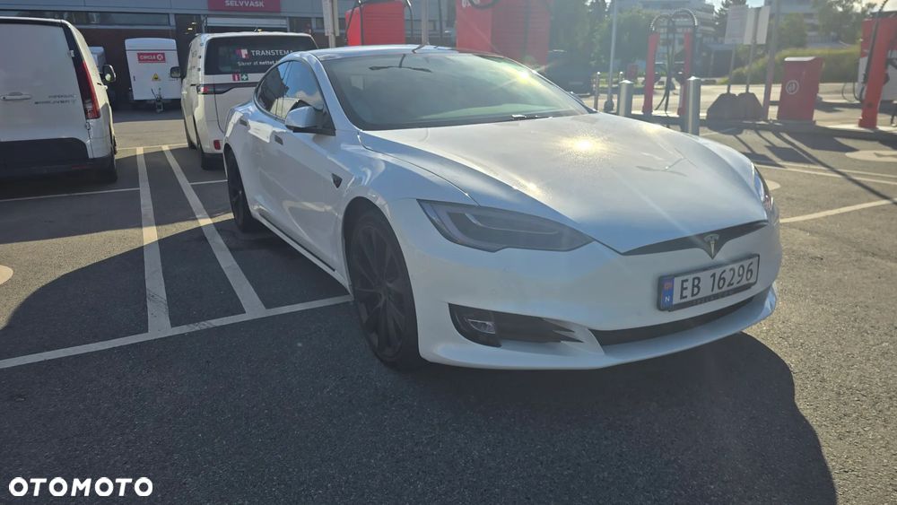 Tesla Model S Performance - 18