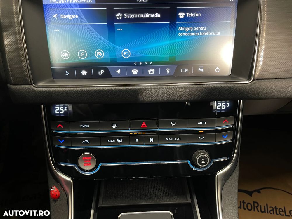 Jaguar XF 20d AWD Aut. Chequered Flag - 18