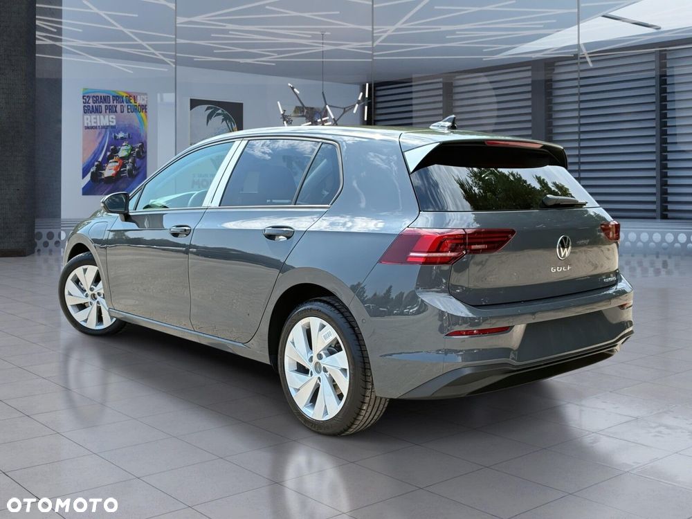 Volkswagen Golf - 11