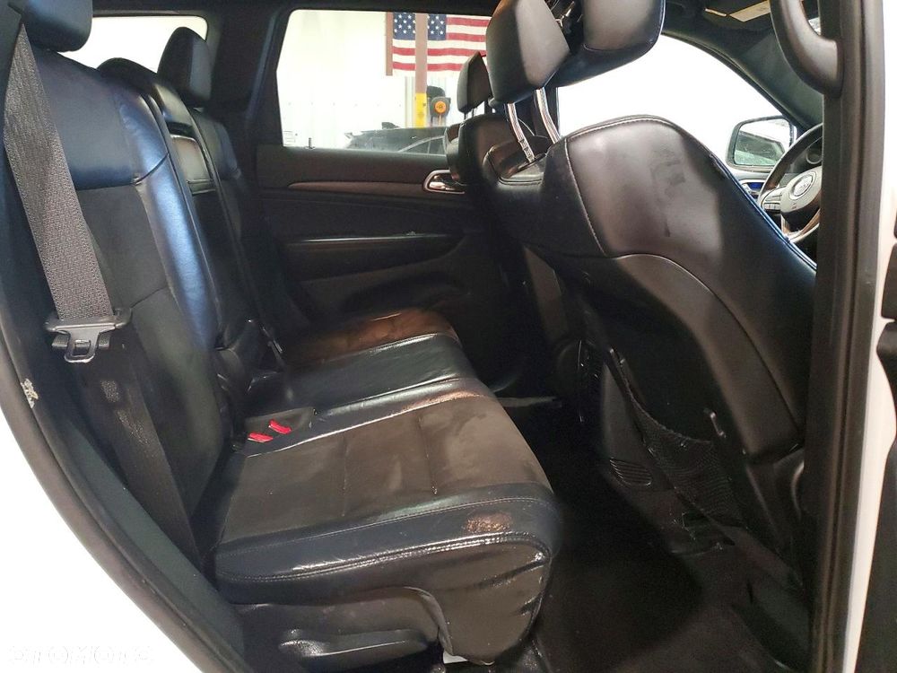 Jeep Grand Cherokee - 12