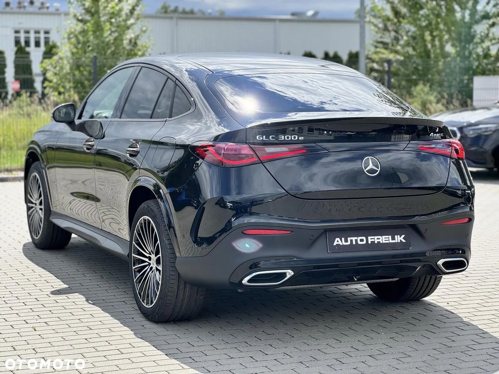 Mercedes-Benz GLC 300 e PHEV 4-Matic AMG Line - 12