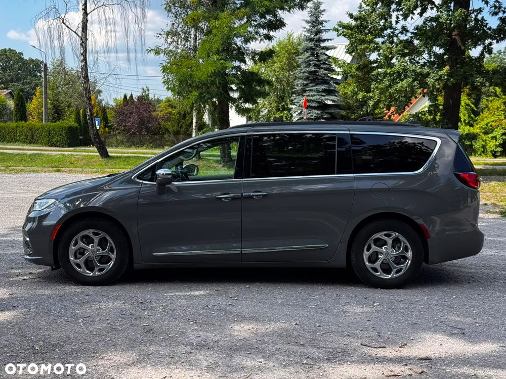 Chrysler Pacifica - 4