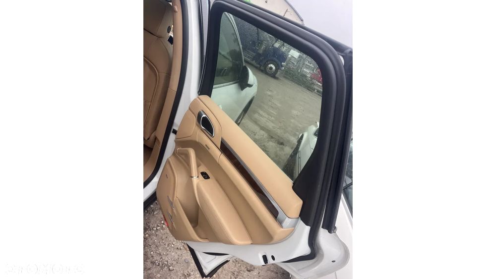 Porsche Cayenne - 28