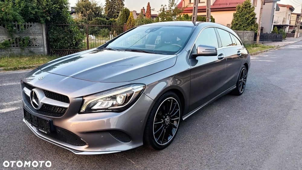 Mercedes-Benz CLA 180 7G-DCT UrbanStyle Edition - 26