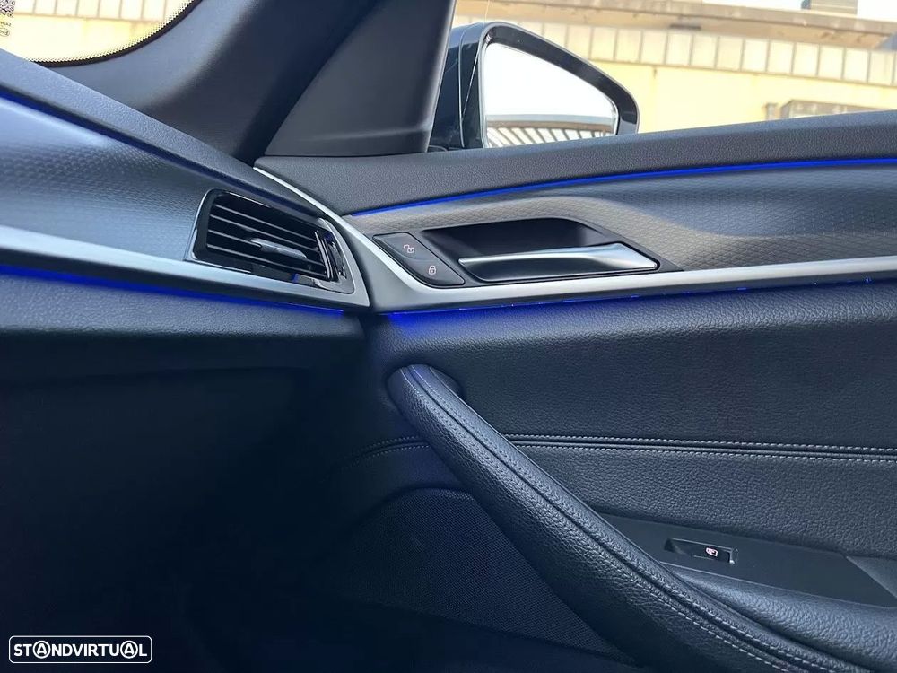 BMW 520 d Pack Desportivo M Auto - 22