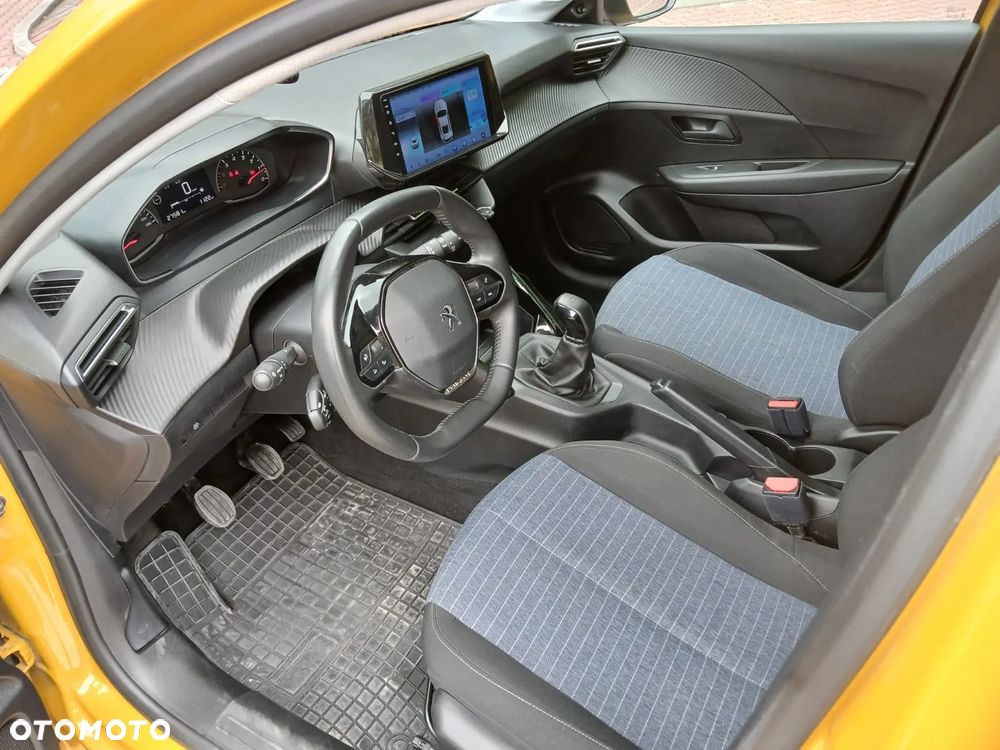 Peugeot 208 - 11