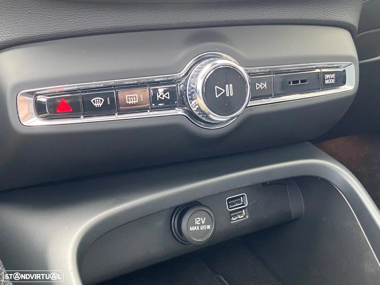 Volvo XC 40 2.0 D3 Momentum Plus Geartronic - 41