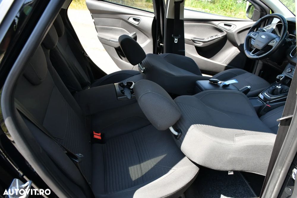 Ford Focus 1.5 EcoBlue Start-Stopp-System TITANIUM DESIGN - 30