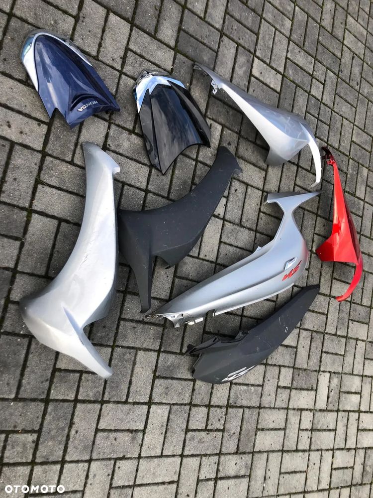 Honda SH 300 osłona czasza zadupek tył grill czacha bok nosek - 4