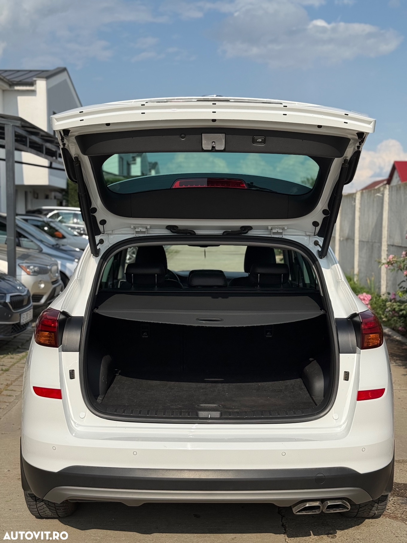 Hyundai Tucson 2.0 CRDI 4WD 8AT Luxury - 5