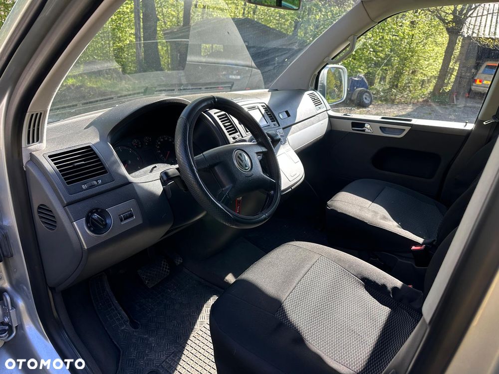 Volkswagen Multivan - 8